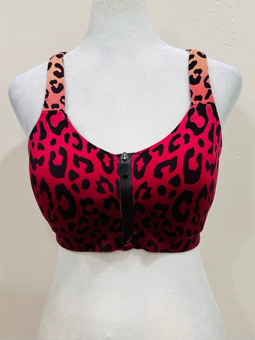 Victoria's Secret INCREDIBLE KNOCKOUT ULTRA MAX Sports Bra Women's 34С Front Zip